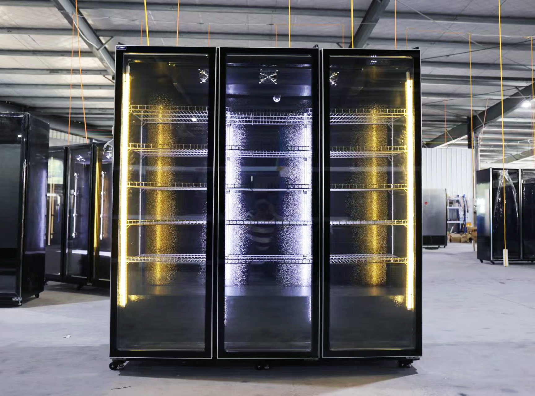 Commercial glass doors vertica - Beer & Wine Jockey Plaza Shopping recensie en prijs